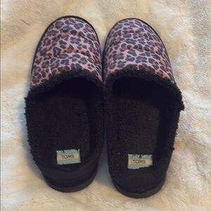 TOMS Leopard Print Slippers